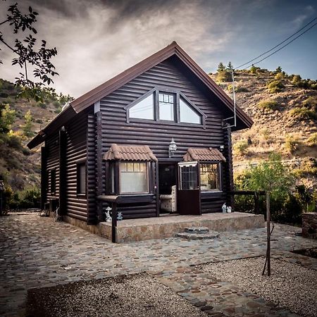 *2 Bdr Log House /Mountains/Queen Bed/Fireplace Gourri 외부 사진