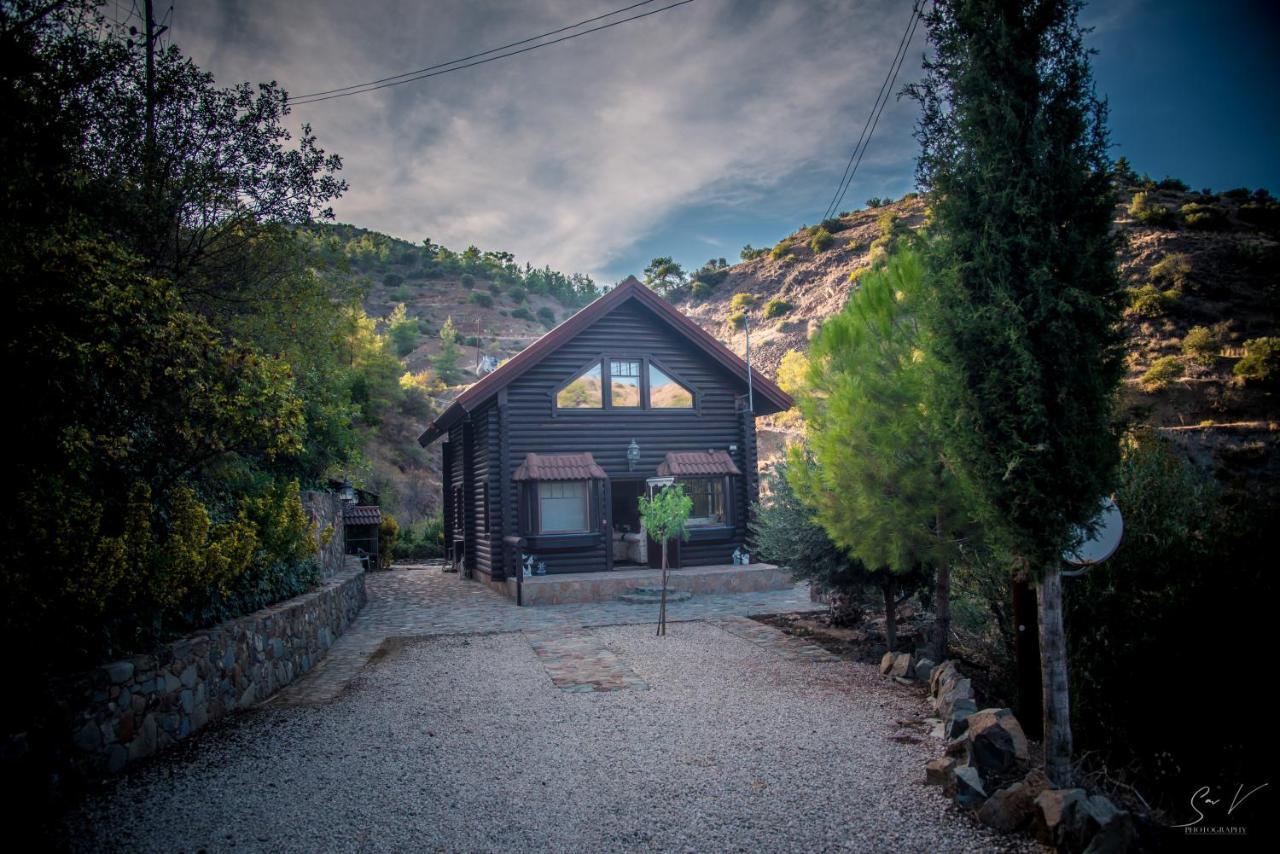 *2 Bdr Log House /Mountains/Queen Bed/Fireplace Gourri 외부 사진