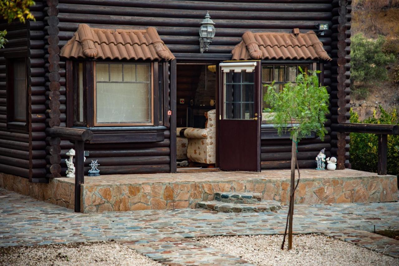 *2 Bdr Log House /Mountains/Queen Bed/Fireplace Gourri 외부 사진
