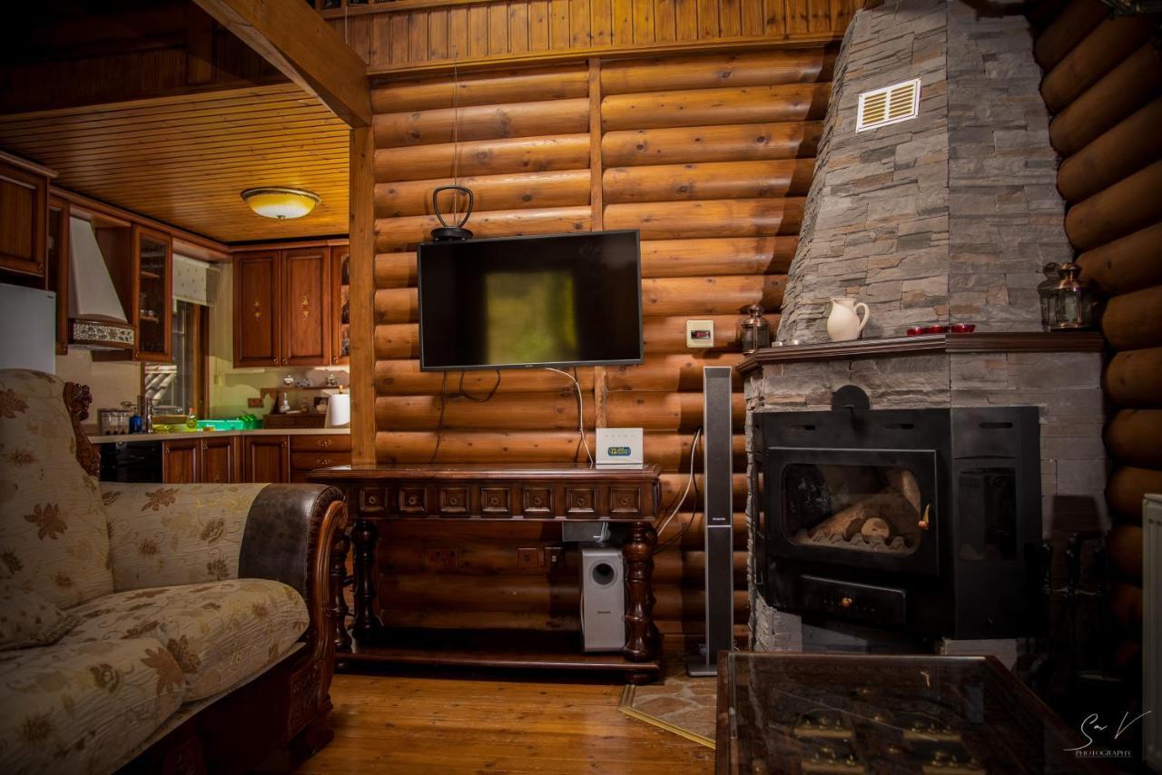 *2 Bdr Log House /Mountains/Queen Bed/Fireplace Gourri 외부 사진