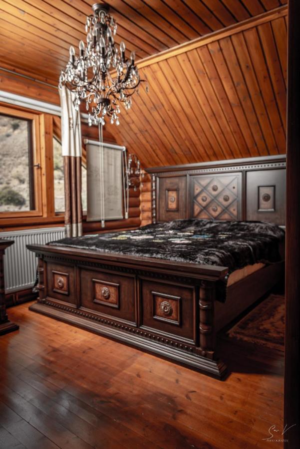 *2 Bdr Log House /Mountains/Queen Bed/Fireplace Gourri 외부 사진