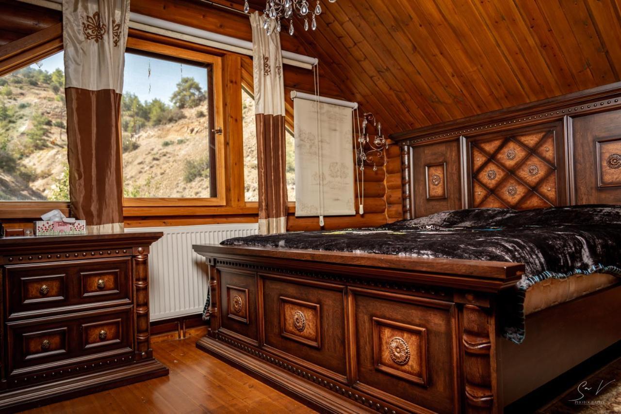 *2 Bdr Log House /Mountains/Queen Bed/Fireplace Gourri 외부 사진