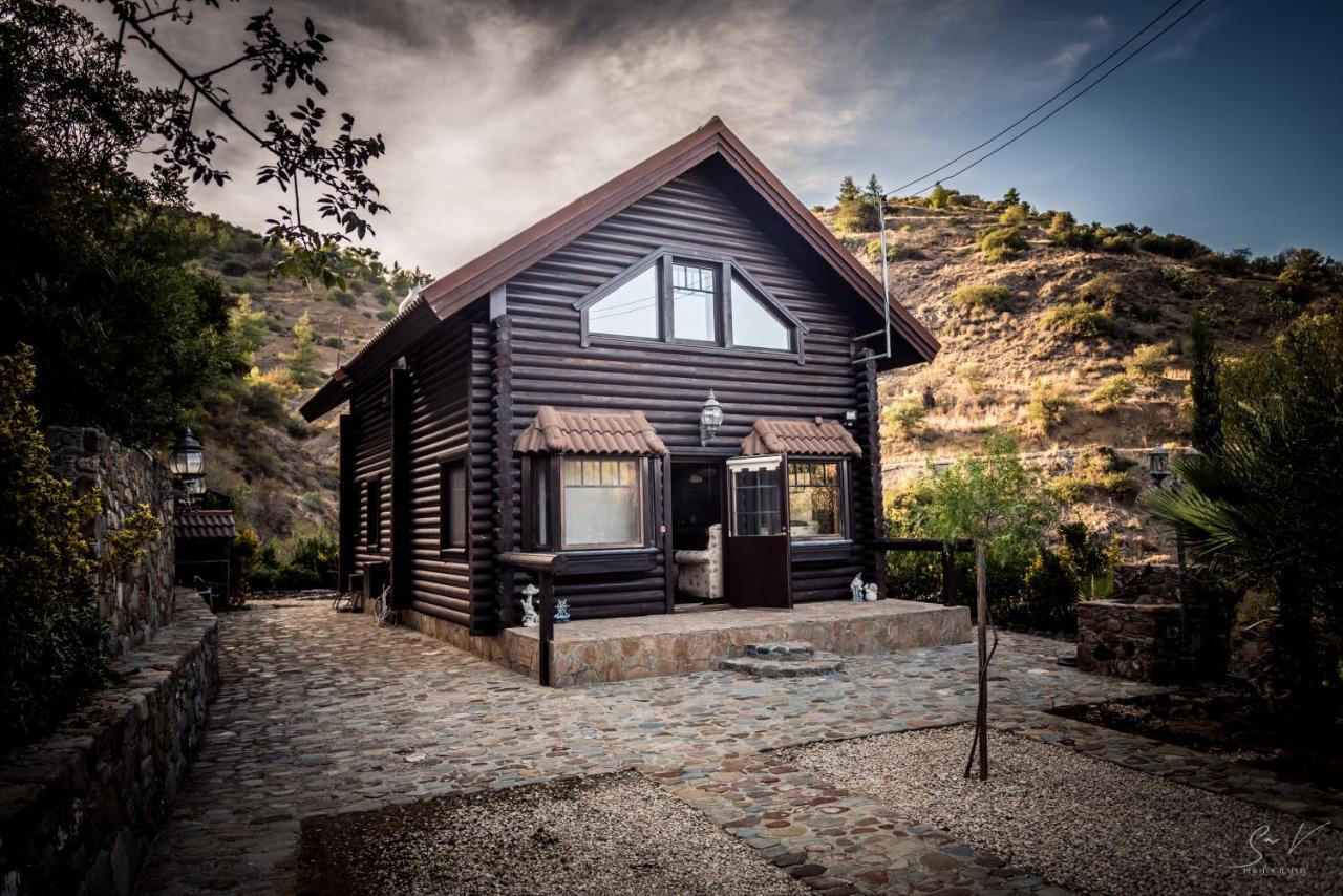 *2 Bdr Log House /Mountains/Queen Bed/Fireplace Gourri 외부 사진